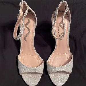 Nina high heels sliver worn once 8.5